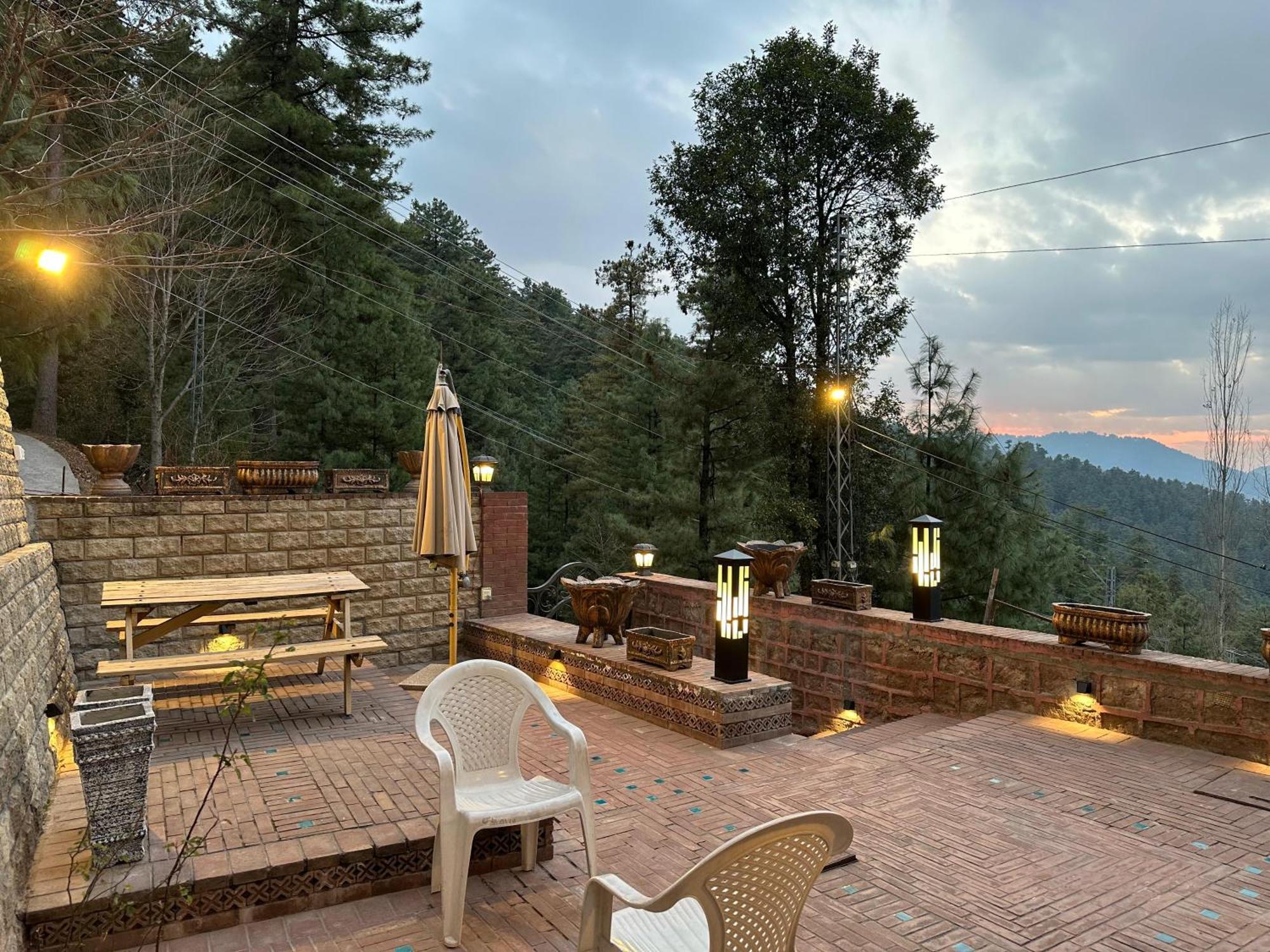 Sarah'S Lodge Murree Extérieur photo