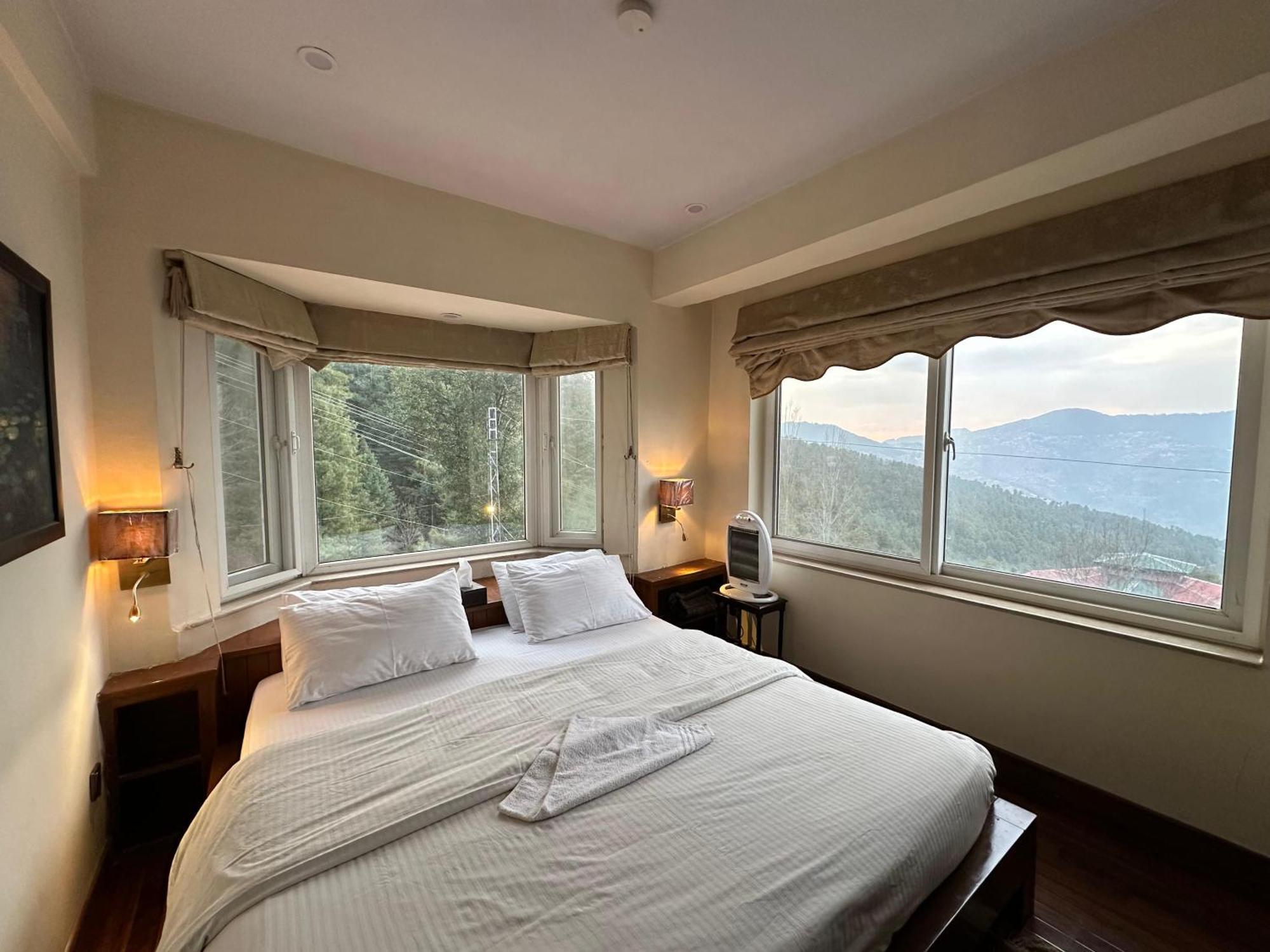 Sarah'S Lodge Murree Extérieur photo